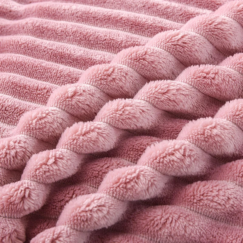 Ultra-Soft Plush Flannel Blanket – Warm Throw for Home, Sofa & Camping