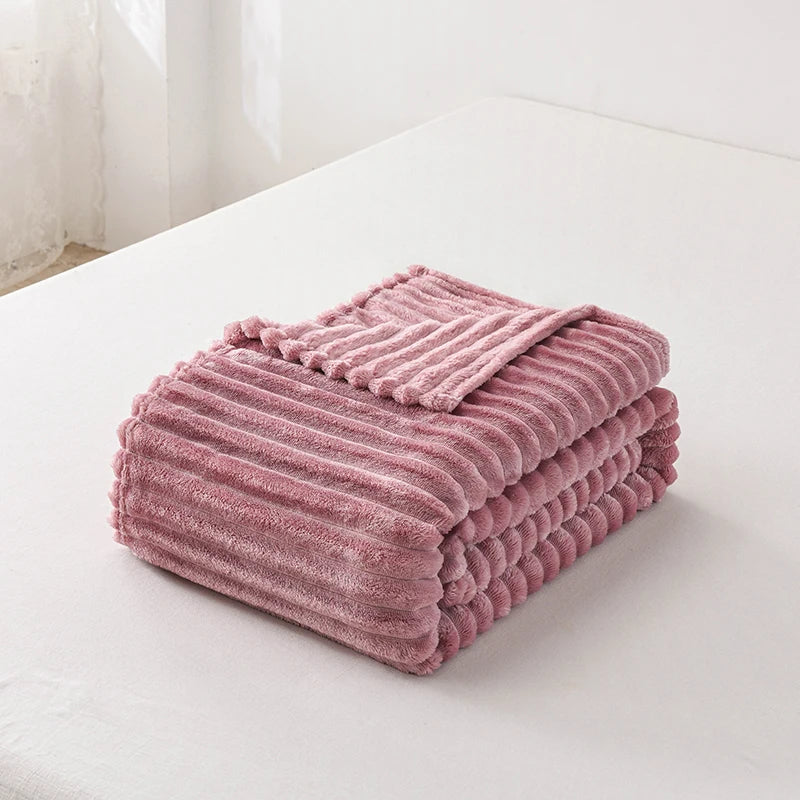 Ultra-Soft Plush Flannel Blanket – Warm Throw for Home, Sofa & Camping